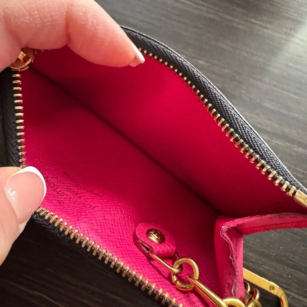 Louis Vuitton reposhing this